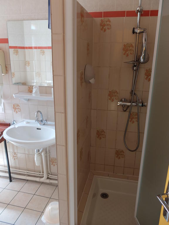 Les Messageries Hotel Saint-Flour  Bilik gambar