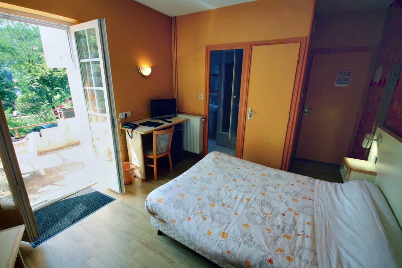 Les Messageries Hotel Saint-Flour  Bilik gambar