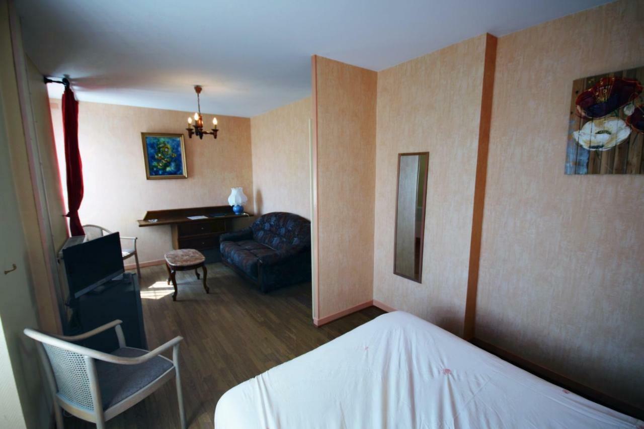Les Messageries Hotel Saint-Flour  Bilik gambar