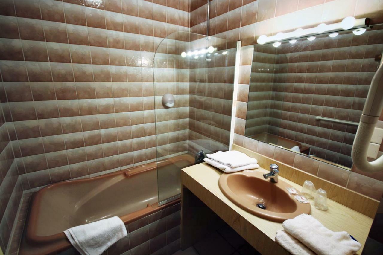 Les Messageries Hotel Saint-Flour  Bilik gambar