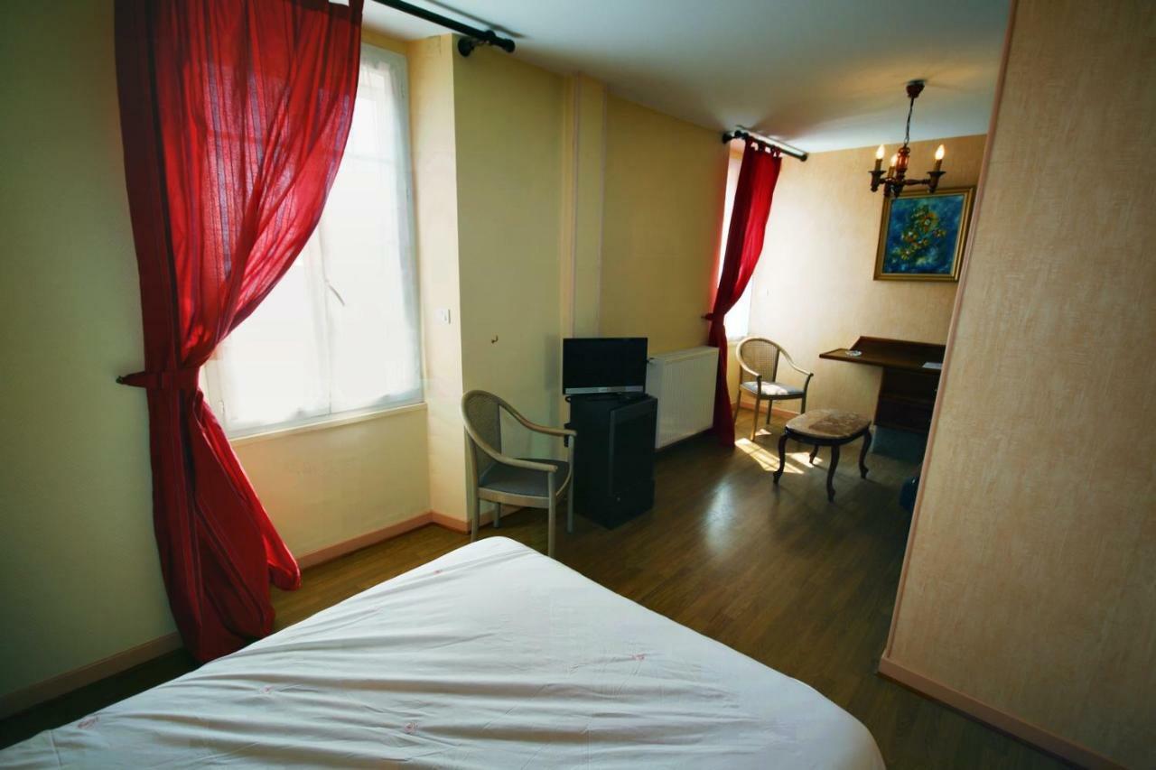 Les Messageries Hotel Saint-Flour  Bilik gambar