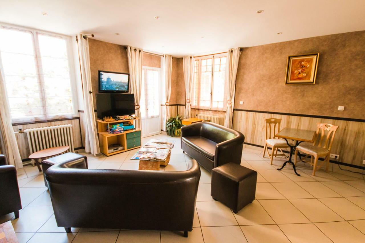 Les Messageries Hotel Saint-Flour  Luaran gambar